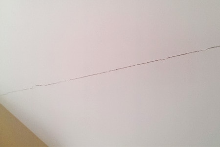 a thin straight crack
